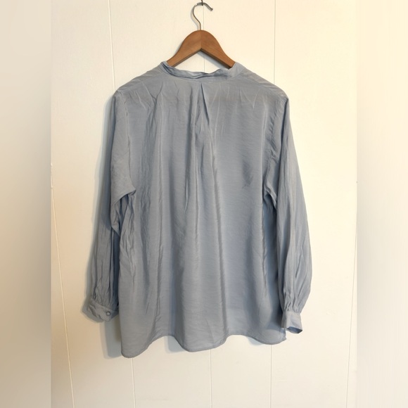 Blouse with Tie detail - Picture 2 of 5